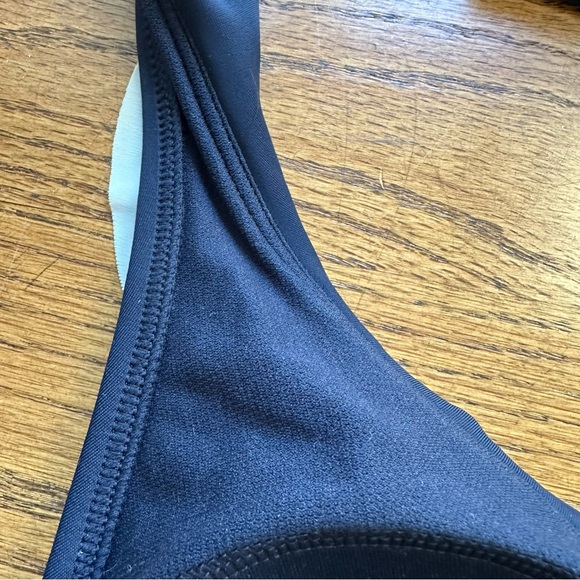 Boden Women’s Wireless bikini top blue And Ivory size 6 with ruffles And ruching - Picture 13 of 16